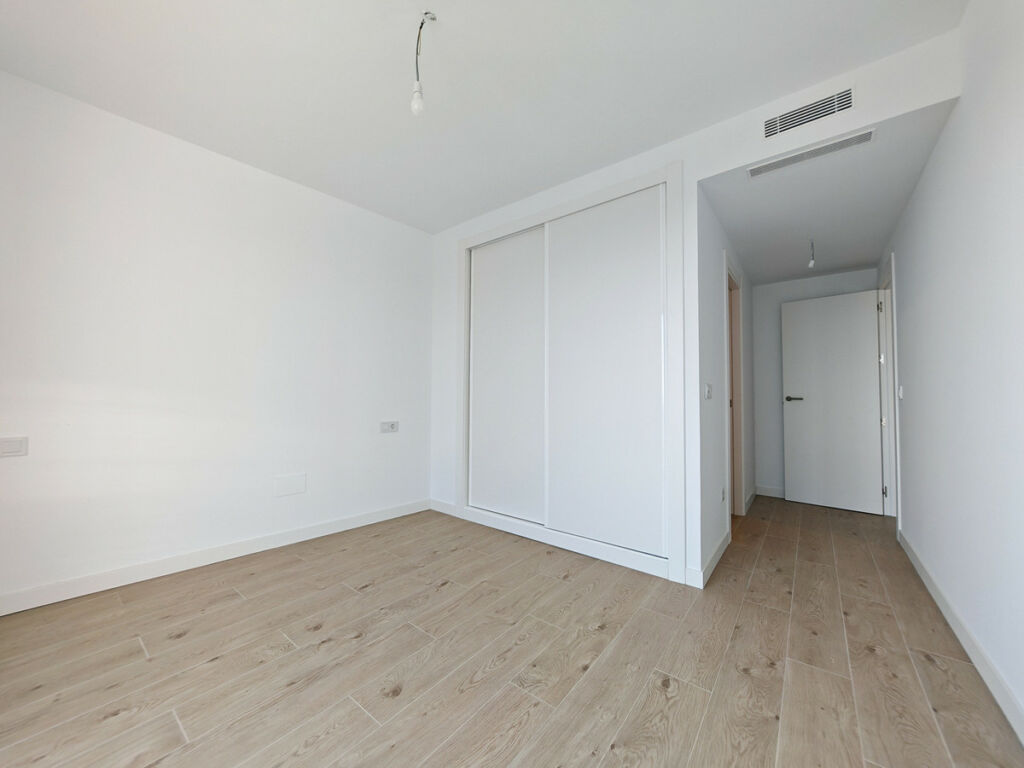 Middle Floor Apartment Estepona Málaga - image 9