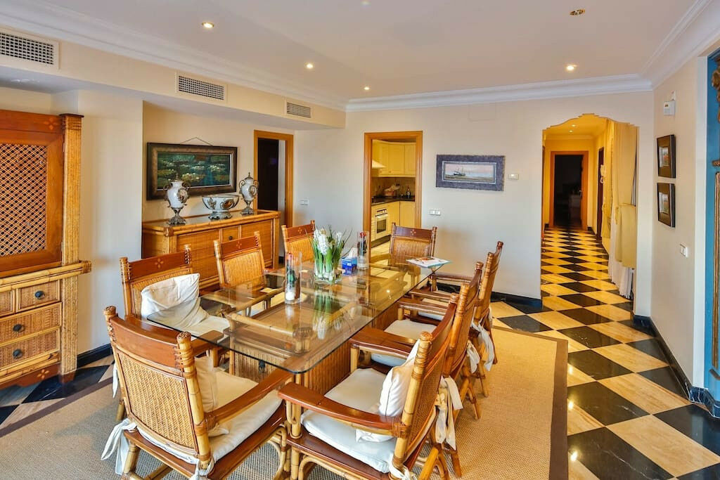 Middle Floor Apartment Puerto Banús Málaga - image 9