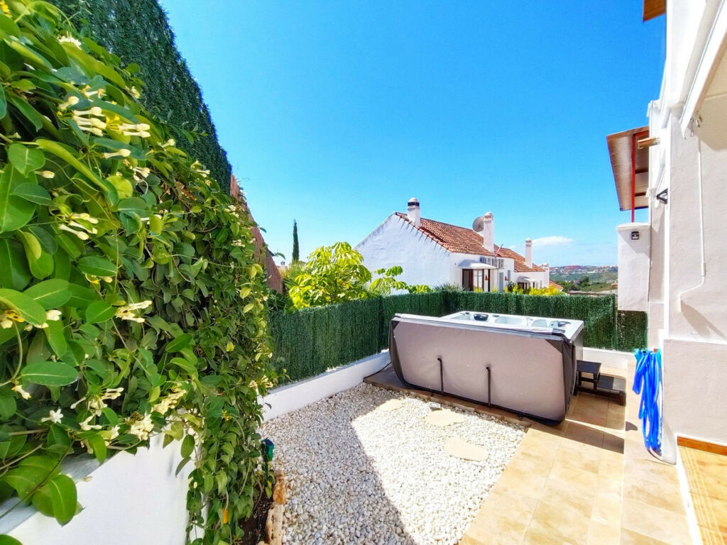 Semi-Detached House Casares Málaga - image 9