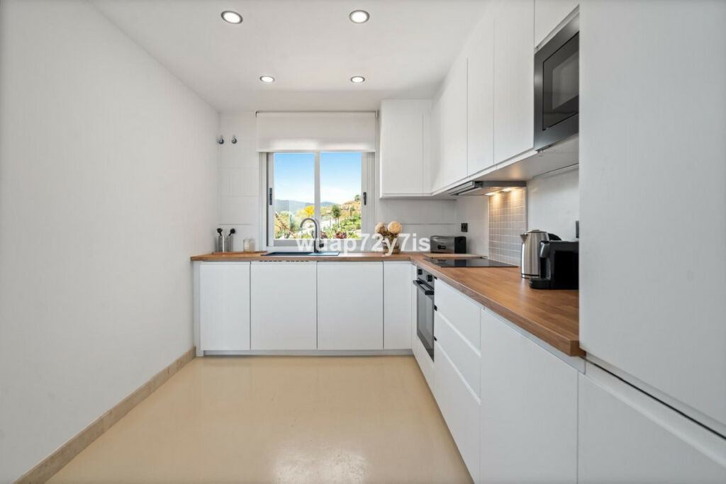 Penthouse Selwo Málaga - image 9