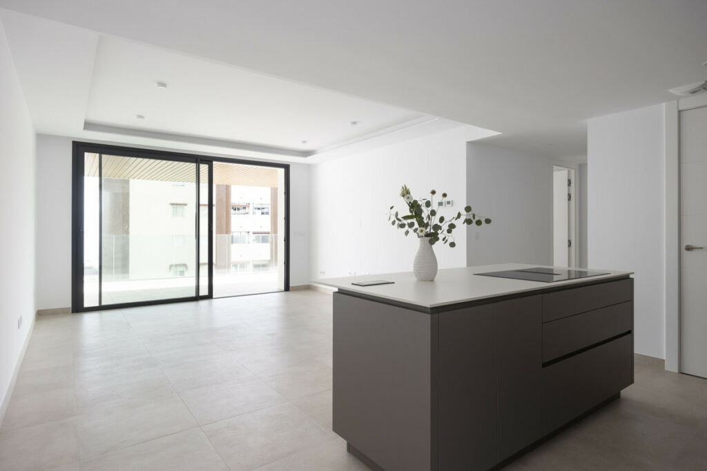 Middle Floor Apartment Fuengirola Málaga - image 9