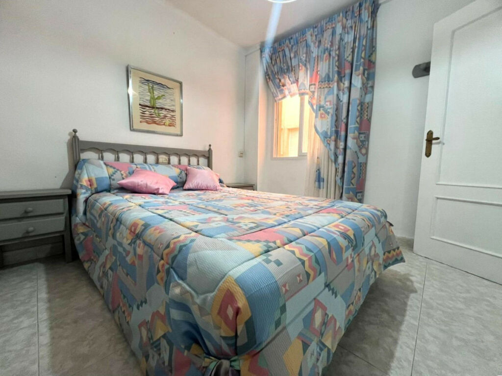 Middle Floor Apartment Playa de los Locos Alicante - image 9