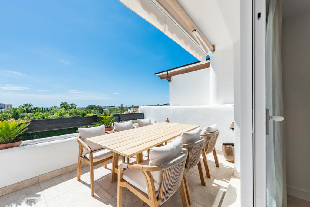Penthouse Nueva Andalucía Málaga - image 9