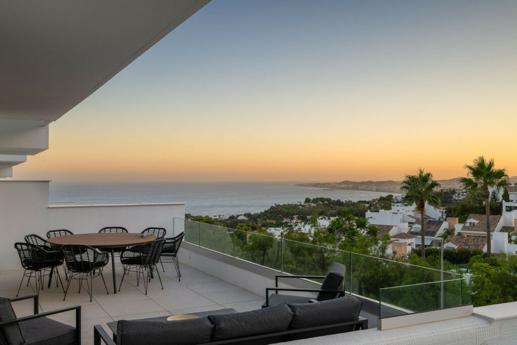 Detached Villa Benalmadena Pueblo Málaga - image 2