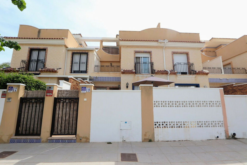 Townhouse Torre de la Horadada Alicante - image 3