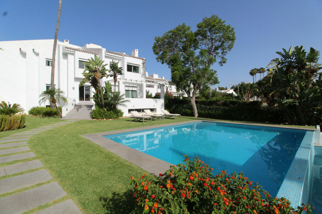 Detached Villa Nueva Andalucía Málaga