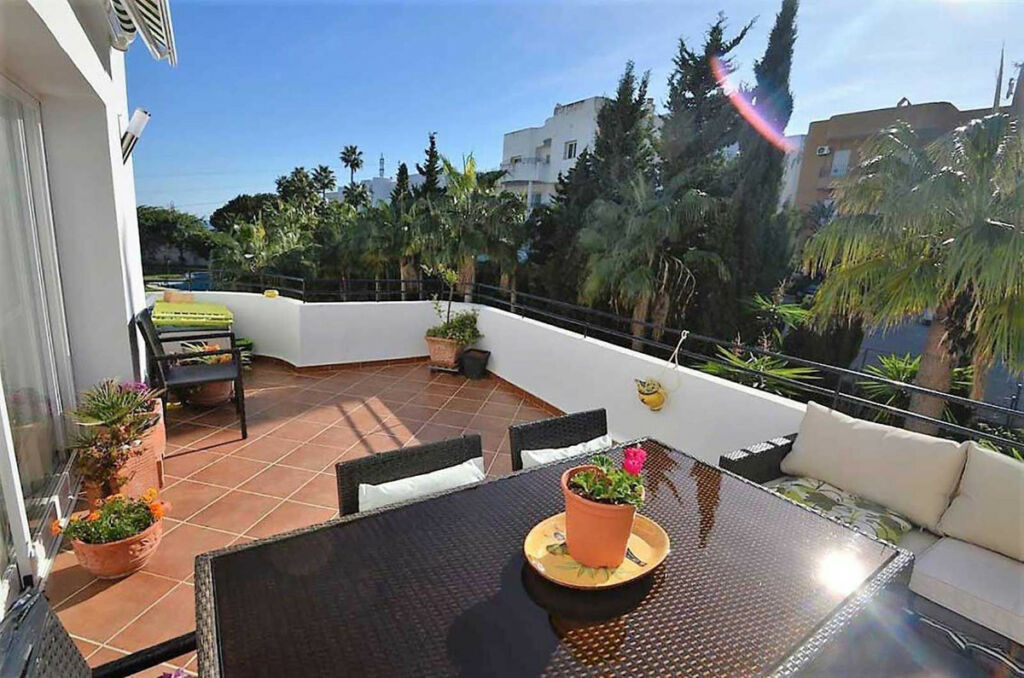 Top Floor Apartment Estepona Málaga