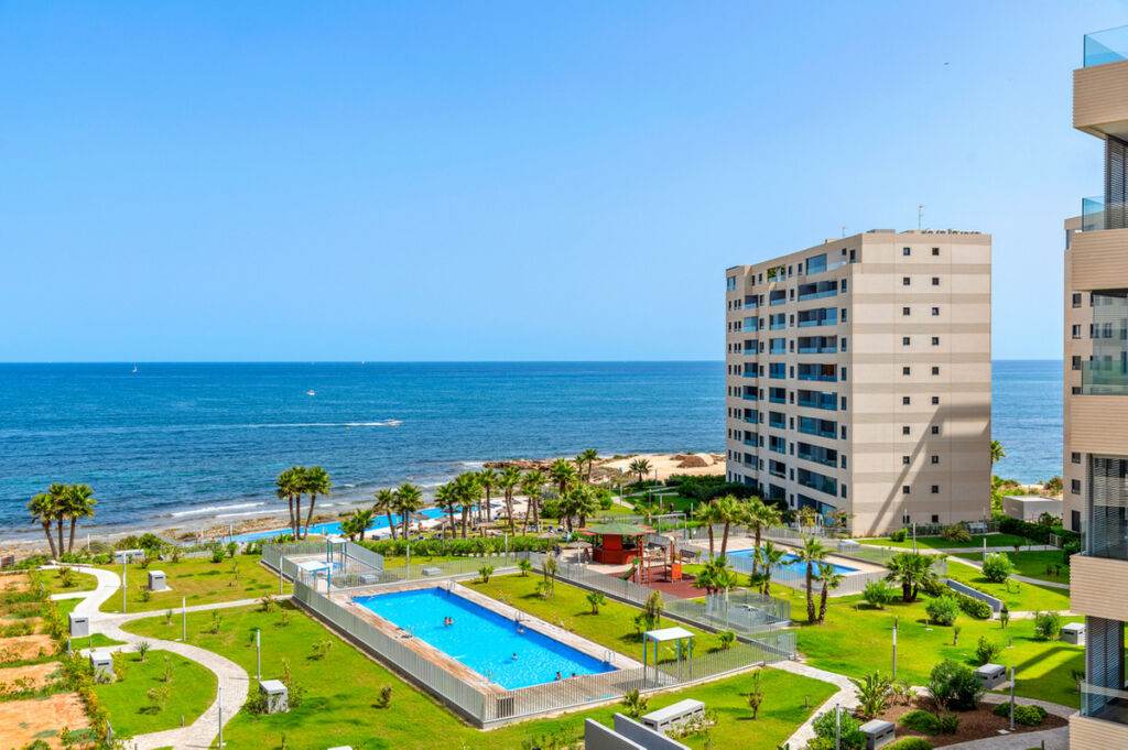 Middle Floor Apartment Punta Prima Alicante