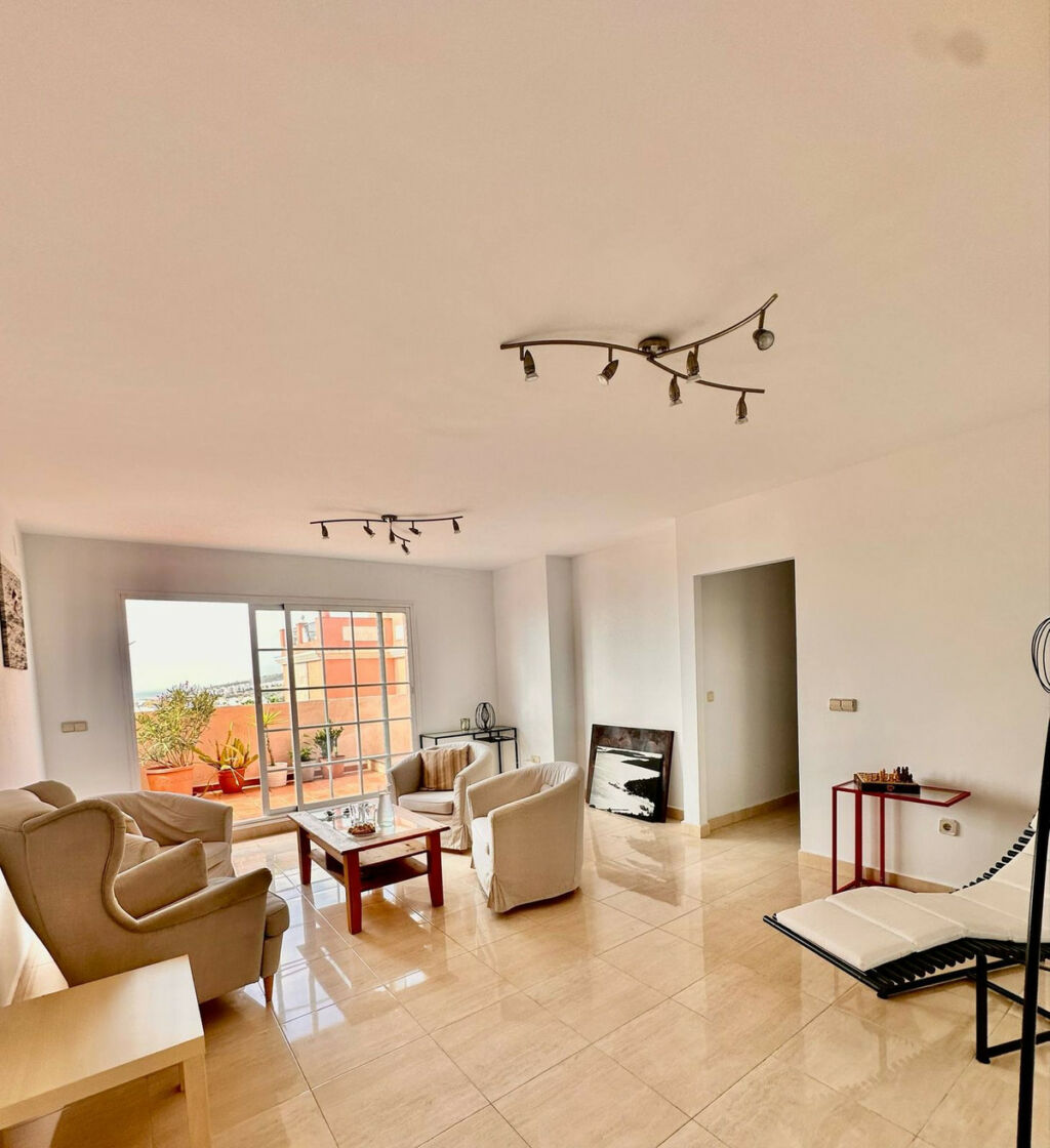 Middle Floor Apartment La Duquesa Málaga