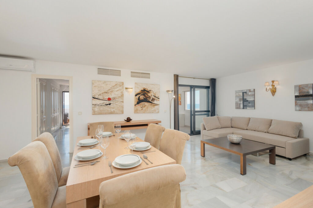 Middle Floor Apartment Puerto Banús Málaga