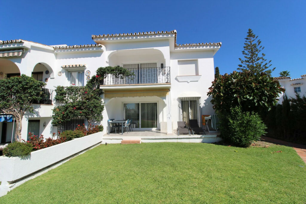 Ground Floor Apartment El Paraiso Málaga