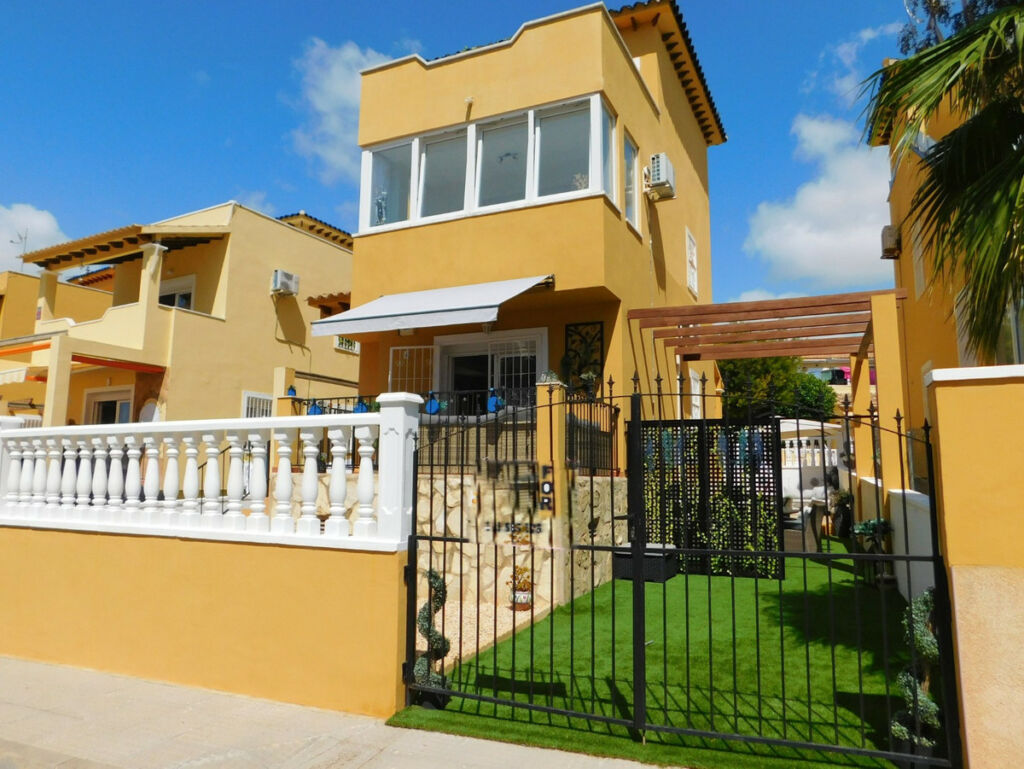 Detached Villa Villamartin Alicante