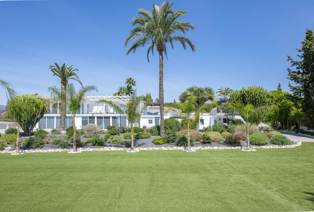 Detached Villa Elviria Málaga - image 5