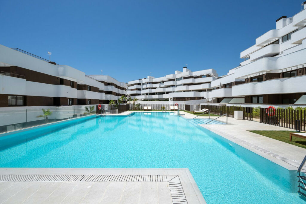 Middle Floor Apartment Estepona Málaga