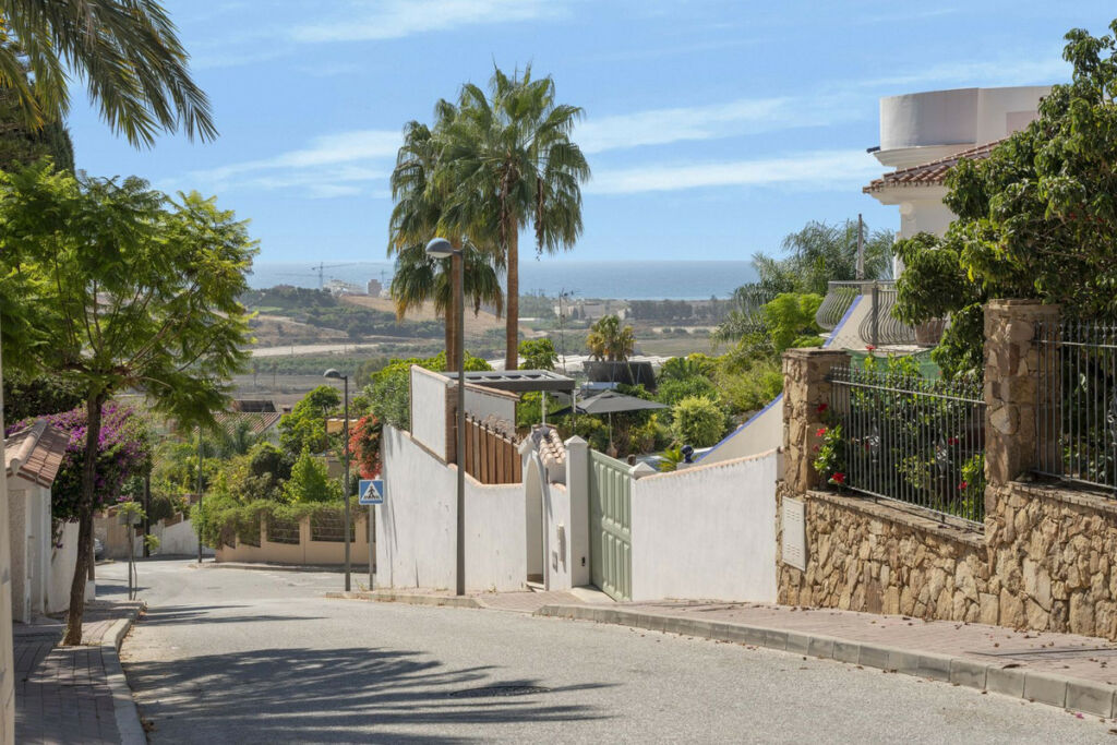 Residential Plot Almayate Málaga - image 4