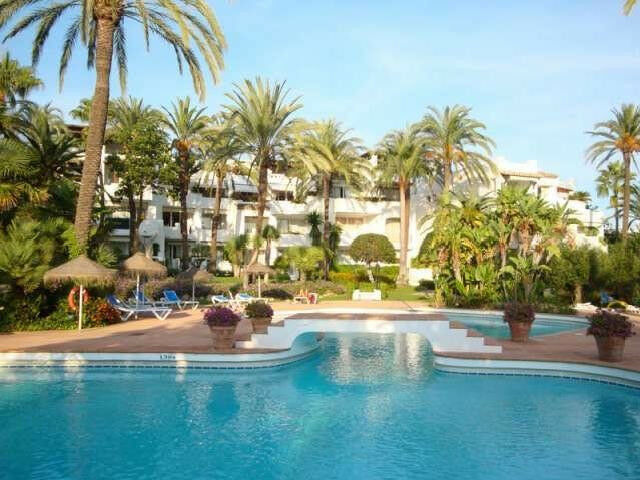 Middle Floor Apartment Estepona Málaga