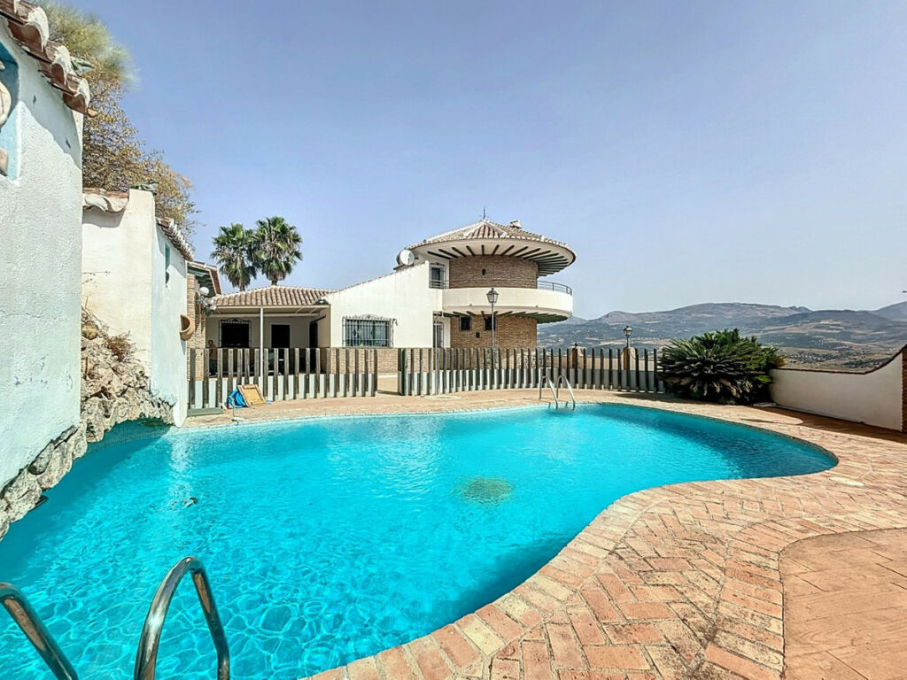 Detached Villa La Viñuela Málaga