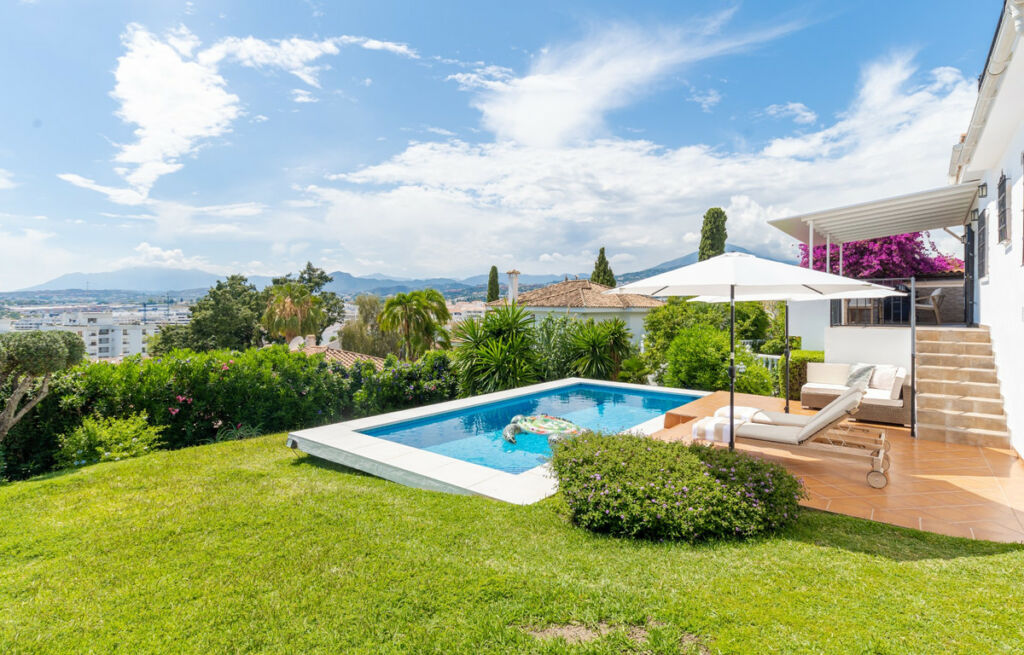 Detached Villa Nueva Andalucía Málaga