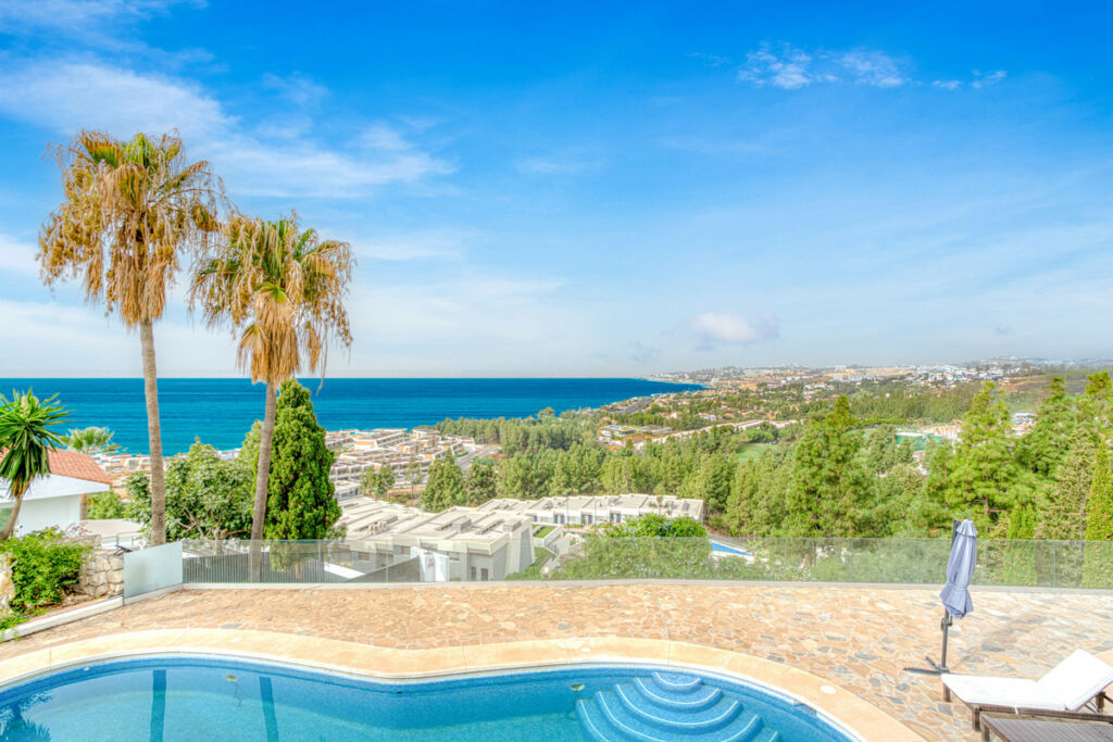 Detached Villa El Chaparral Málaga - image 3