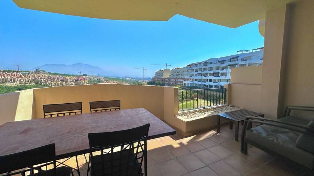 Middle Floor Apartment La Duquesa Málaga