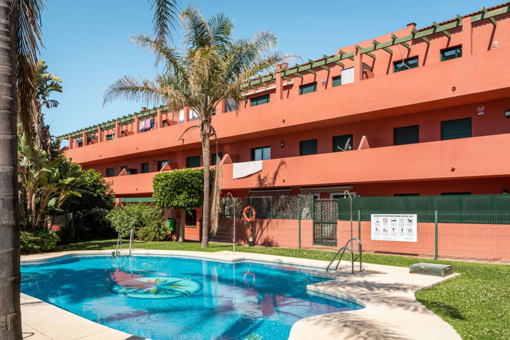 Middle Floor Apartment Casares Playa Málaga