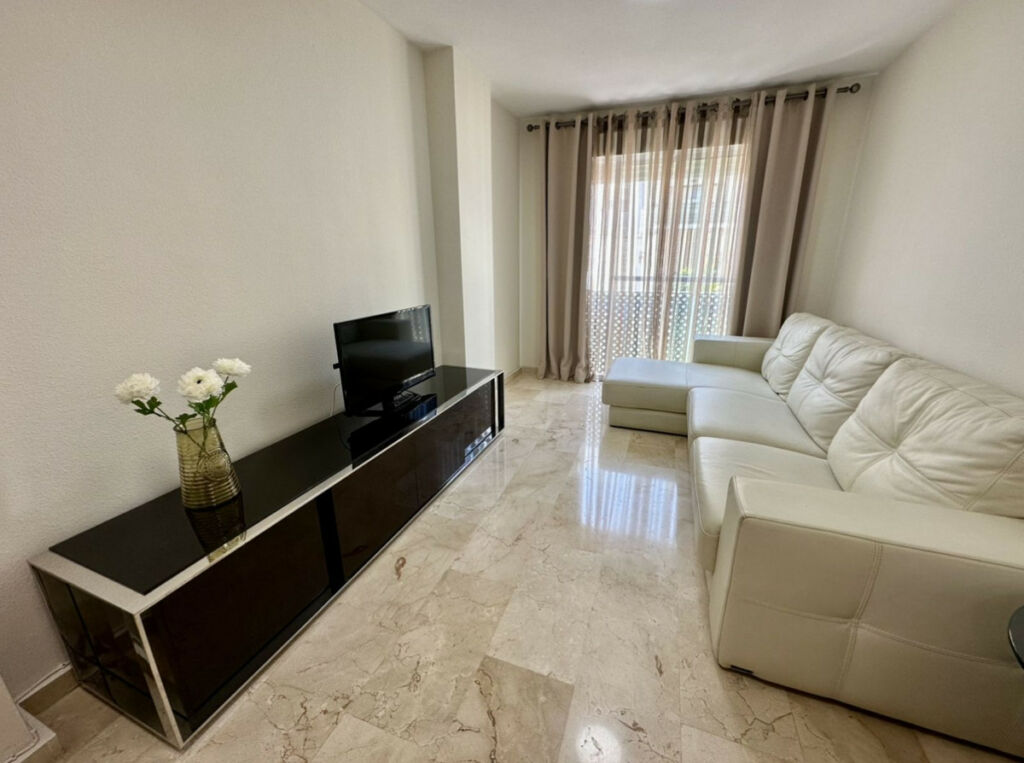 Middle Floor Apartment Estepona Málaga