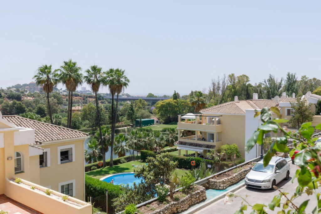 Middle Floor Apartment La Quinta Málaga