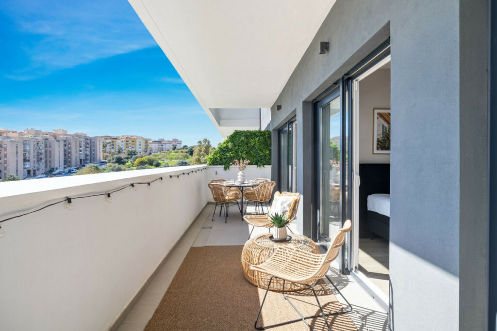 Middle Floor Apartment Estepona Málaga