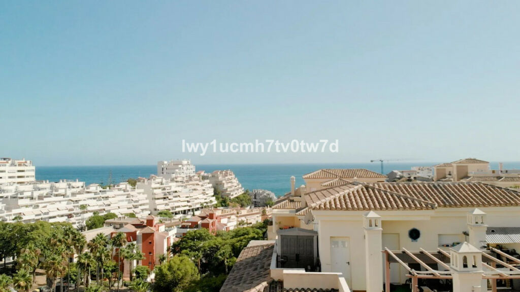 Penthouse Torrequebrada Málaga - image 2