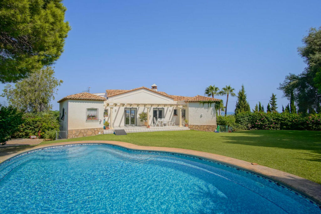 Detached Villa Denia Alicante - image 8