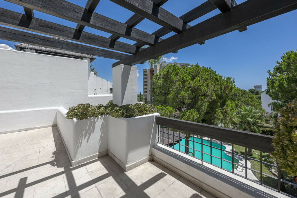 Top Floor Apartment Río Real Málaga
