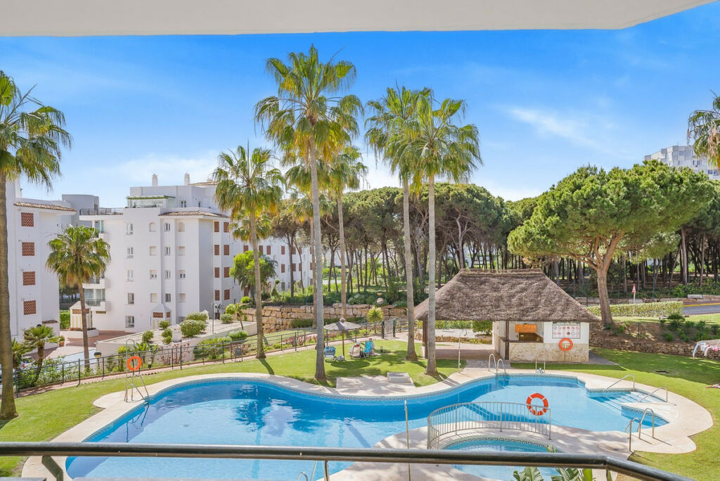 Middle Floor Apartment Calahonda Málaga