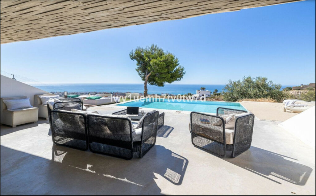 Detached Villa Benalmadena Málaga