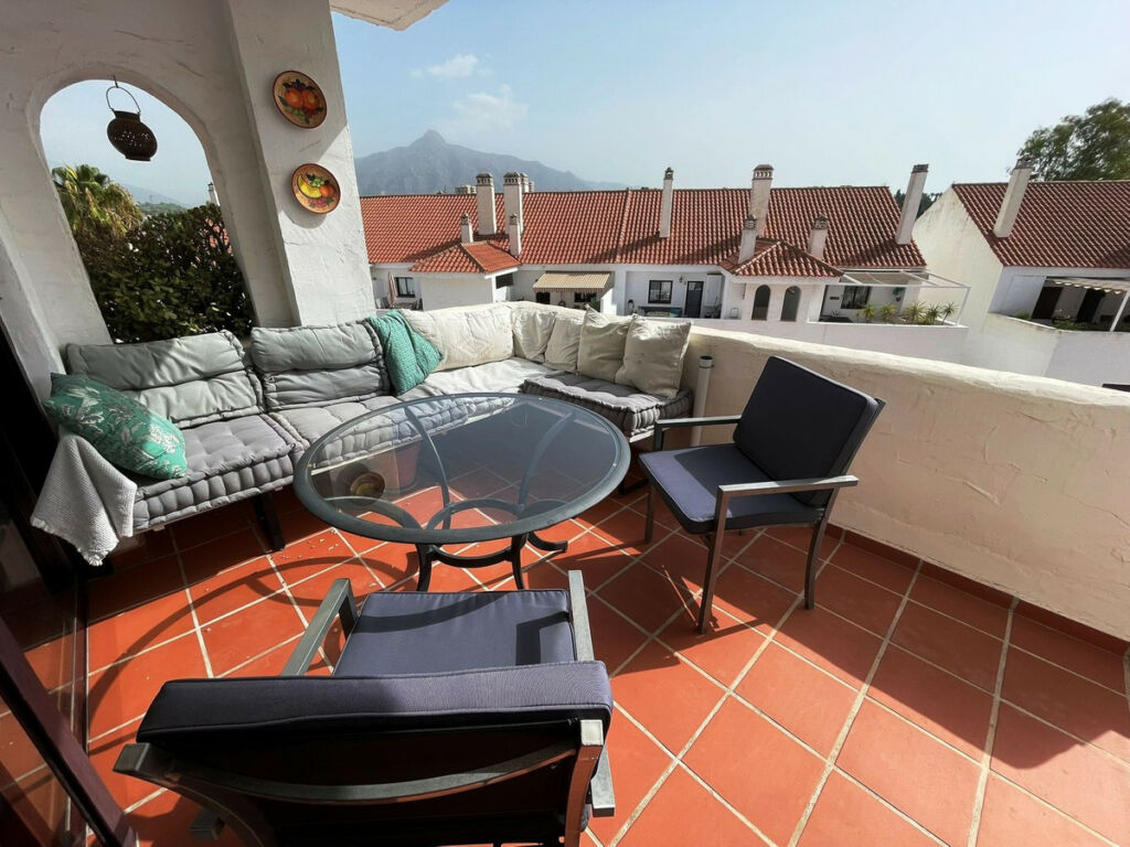 Middle Floor Apartment Nueva Andalucía Málaga