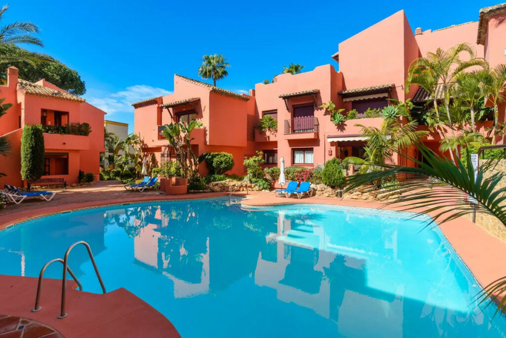 Middle Floor Apartment Elviria Málaga