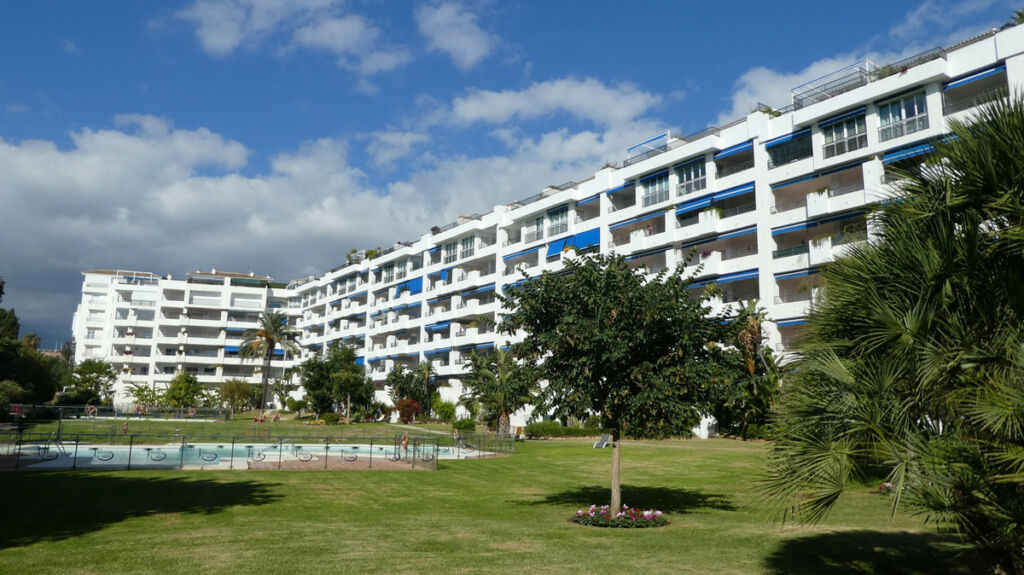Middle Floor Apartment Puerto Banús Málaga