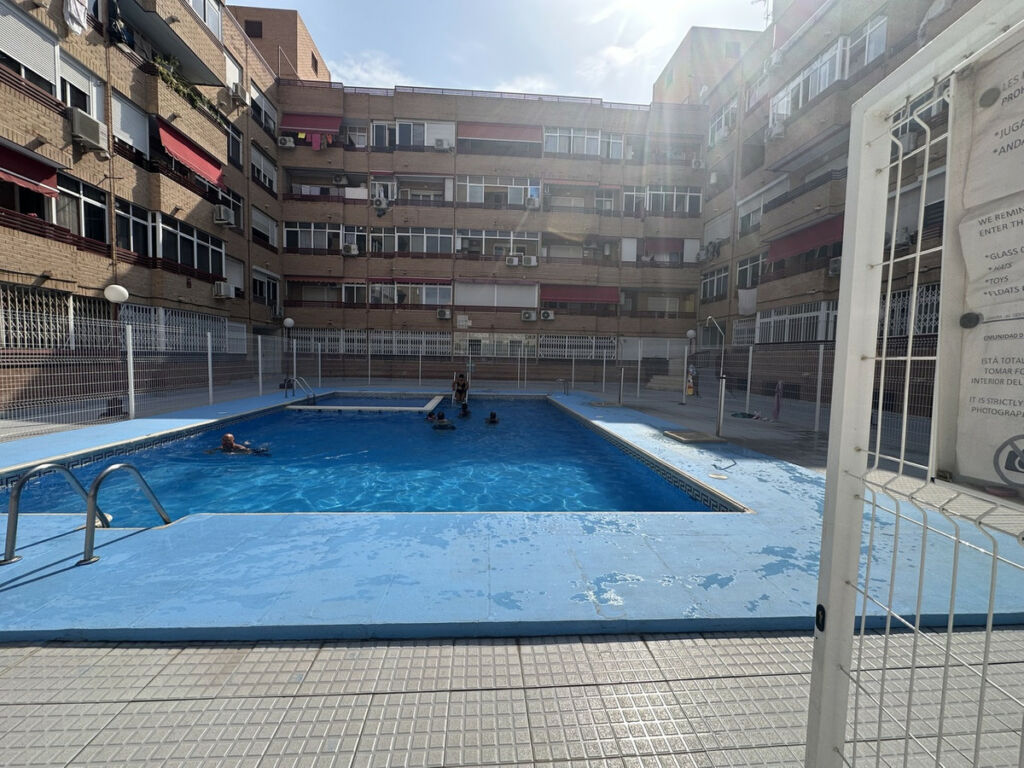 Middle Floor Apartment Torrevieja Alicante