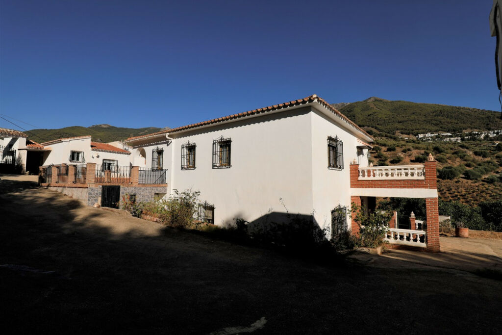 Detached Villa Alcaucín Málaga