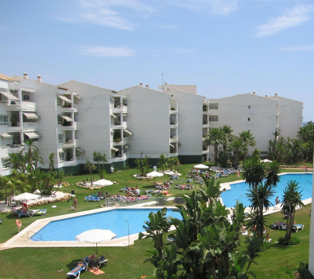 Middle Floor Apartment Puerto Banús Málaga