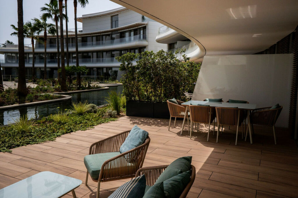 Ground Floor Apartment Estepona Málaga - image 2