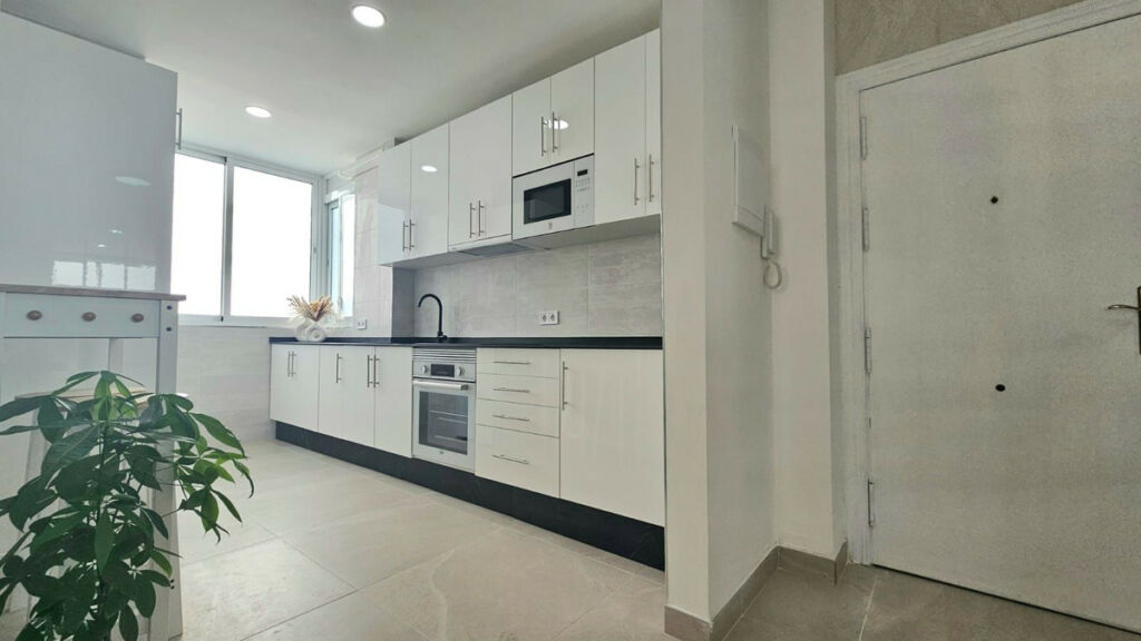 Middle Floor Apartment Fuengirola Málaga