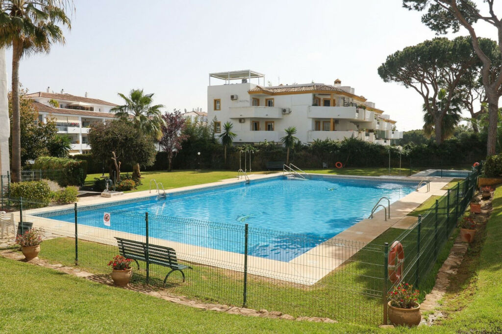Middle Floor Apartment Calahonda Málaga