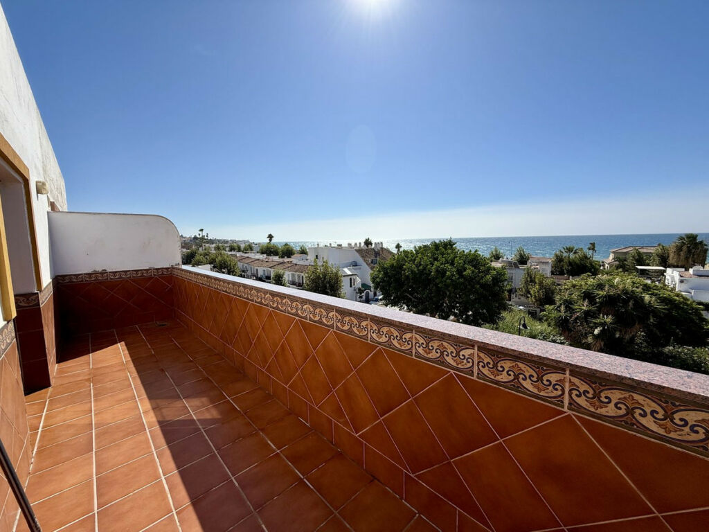 Top Floor Apartment La Cala Málaga