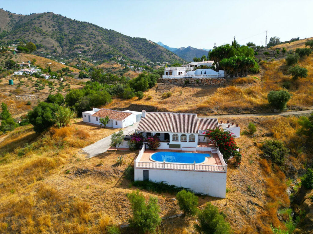 Detached Villa Cómpeta Málaga