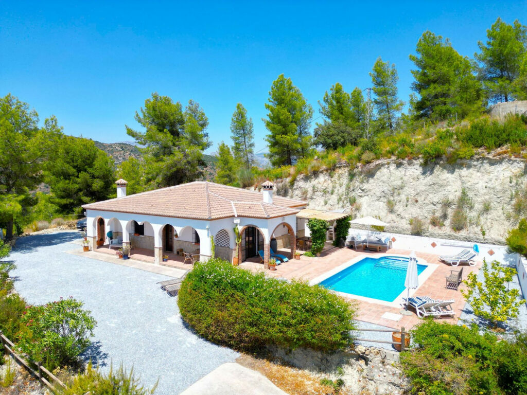 Detached Villa Comares Málaga - image 2