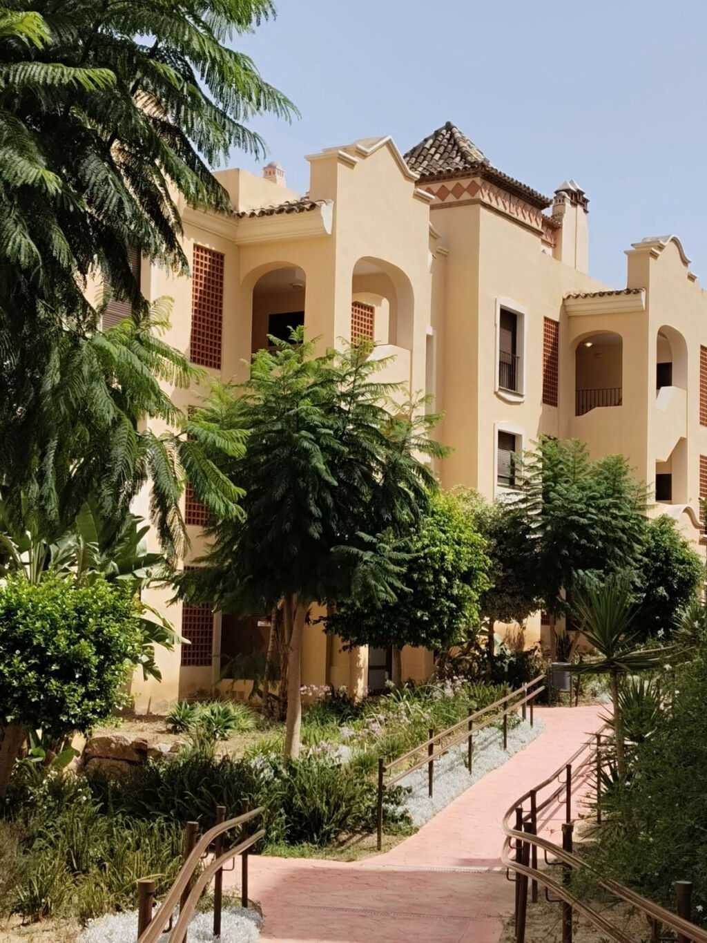 Middle Floor Apartment Estepona Málaga