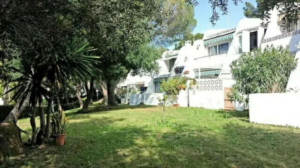 Middle Floor Apartment Estepona Málaga