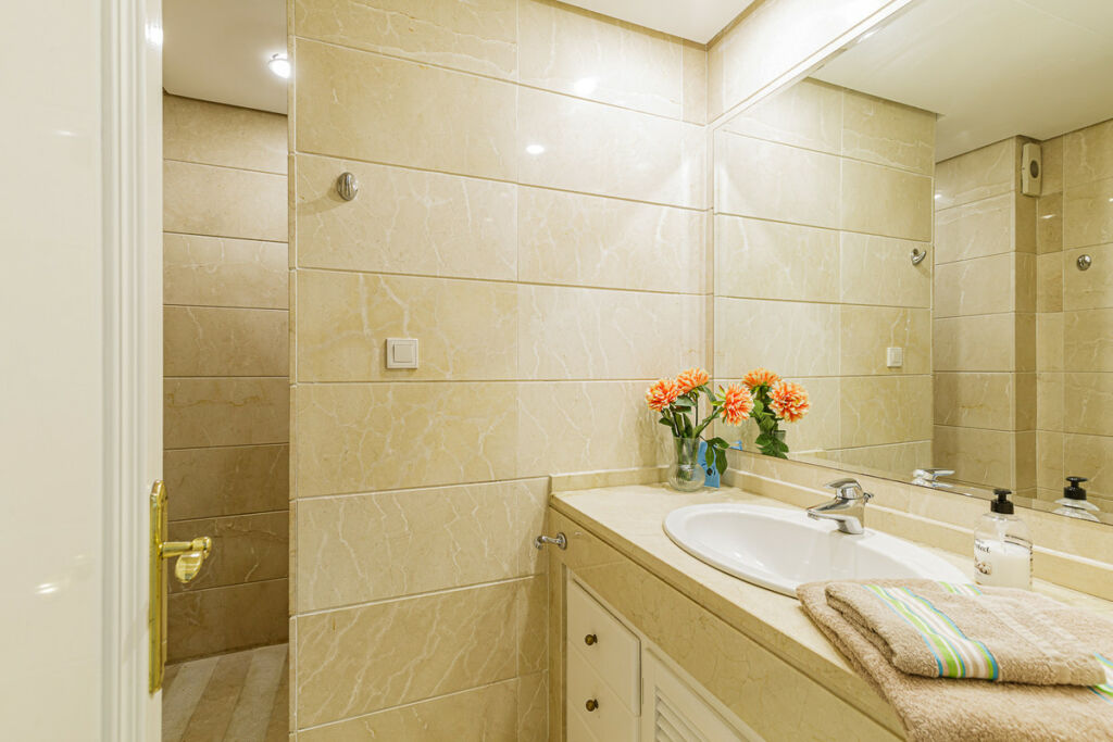 Middle Floor Apartment Estepona Málaga - image 10