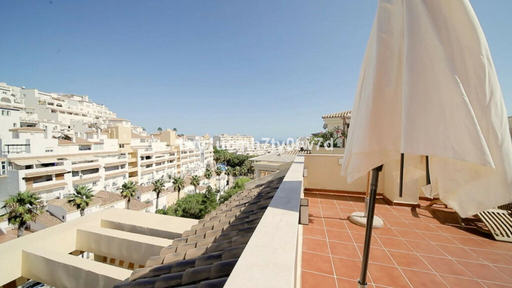 Penthouse Torrequebrada Málaga - image 10