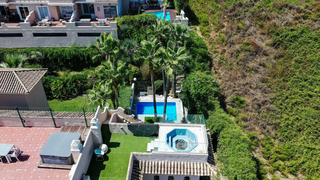 Semi-Detached House La Duquesa Málaga - image 10